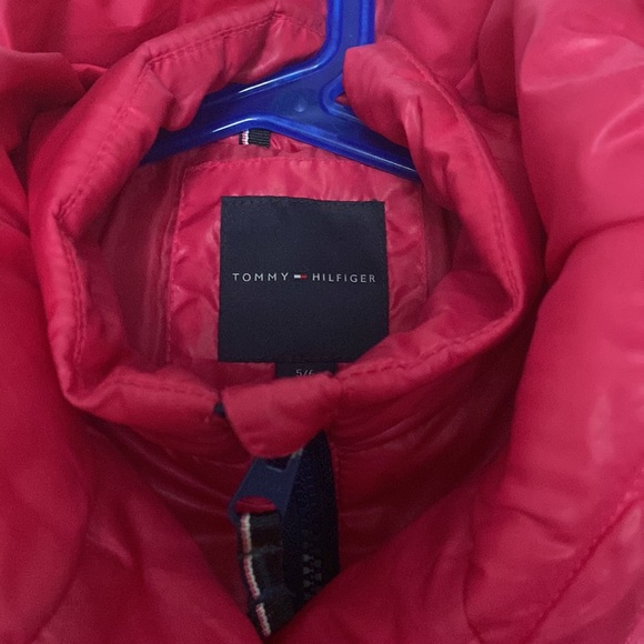 Perfect Tommy Hilfiger pink puffer for your toddler - Picture 2 of 3